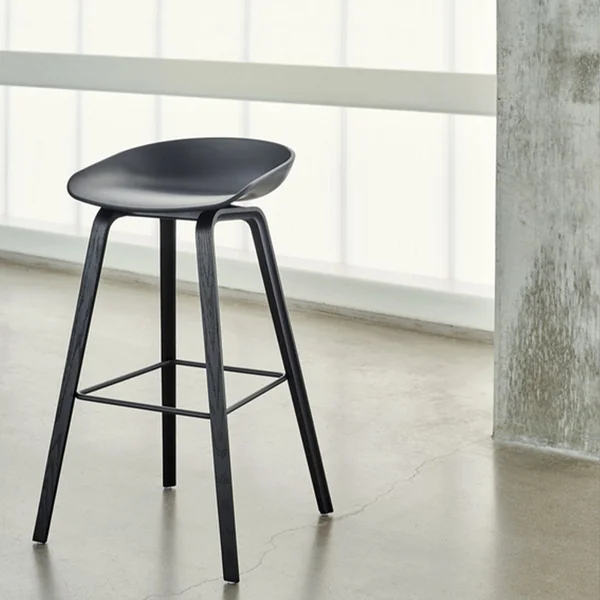 About a stool tabouret 75 pied bois - Hay