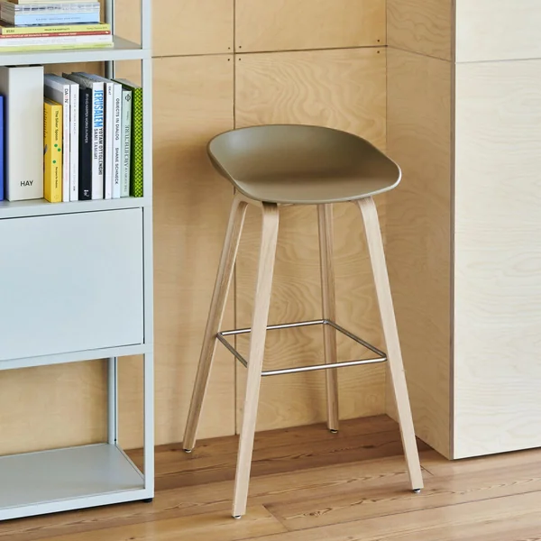 About a stool tabouret 75 pied bois - Hay