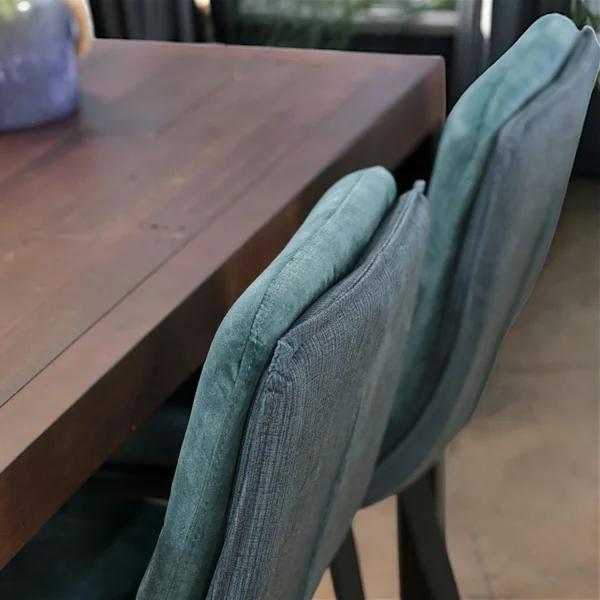 Chaise de bar en velours bleu à double coussinage (lot de 2) OKA