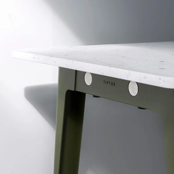 Table à Manger New Modern en Plastique Recyclé - TipToe