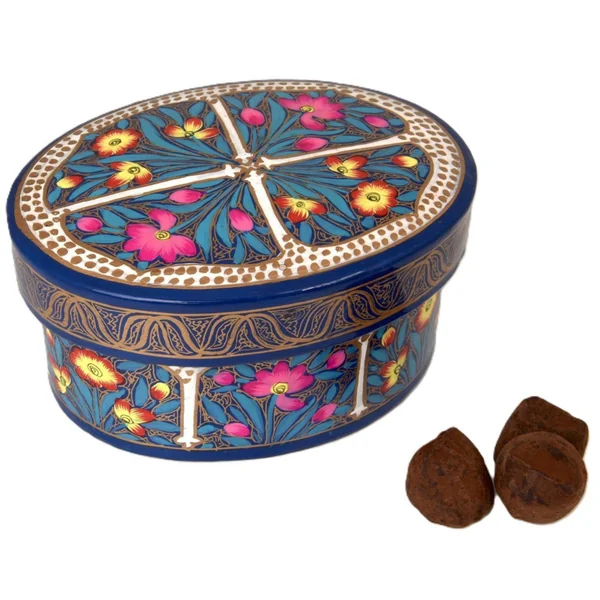 Truffes éclats de fèves de cacao bio Taloma - dans une boîte ovale de 120 g